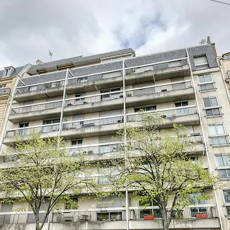 Luminous & Modern Flat With Balcony Paris-bastille * Париж