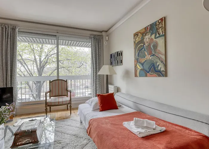 Luminous & Modern Flat With Balcony Paris-bastille アパート パリ